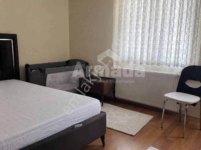 Kuşadası Ege Mahallesi'nde Ferah 3+1 Satılık Daire