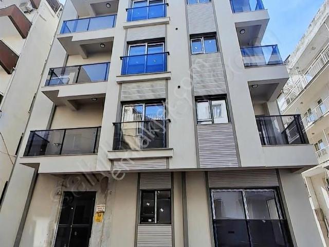 Kuşadası Ege Mahallesinde Satılık 1+1 Daire