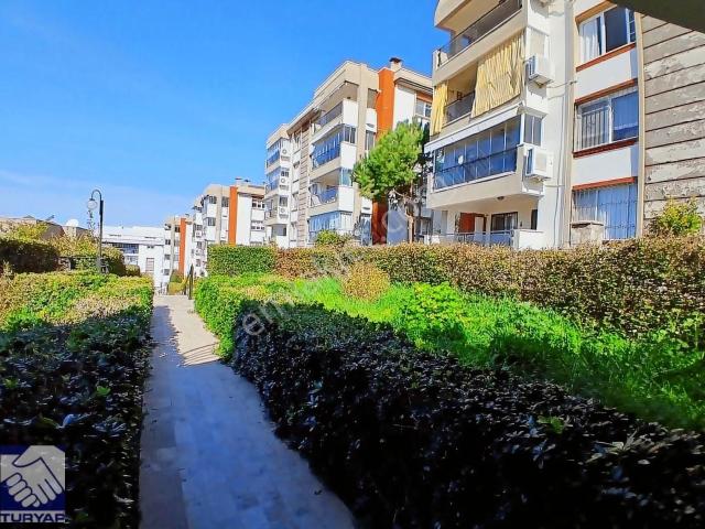 Kuşadası Ege Mahallesinde Satılık Geniş 3+1 Daire