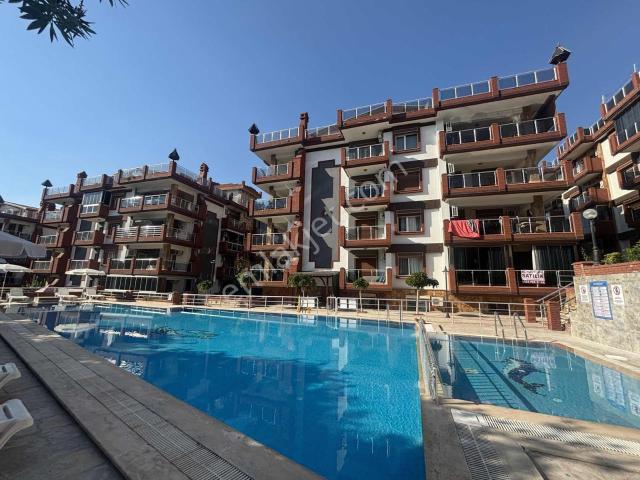 Kuşadası Ege Mahallesinde Prestijli Sitede Satılık 2+1 Daire