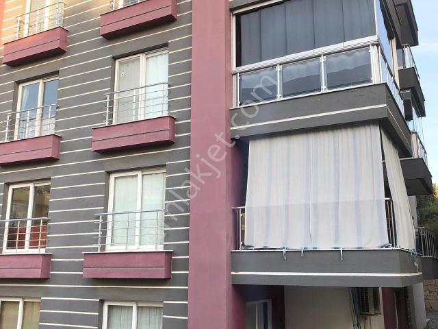 Kuşadası Ege Mahallrsinde Satılık 3+1 140 M2 Giriş Kat Daire