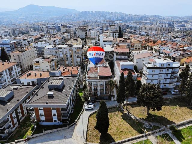 Kuşadası Şehır İçinde Bahçeli Yaşam Modern geniş Ters Dubleks
