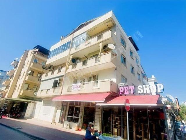 Kuşadası Şehir Merkezi Cumhuriyette Kiralık 1+1 65 M2 Boş Daire