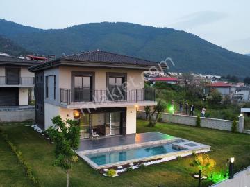 Kuşadası Güzelçamlı’ta 4 + 1 Doğa İle Denizle Başbaşa Özel Havuzlu Villamız Satıştadır