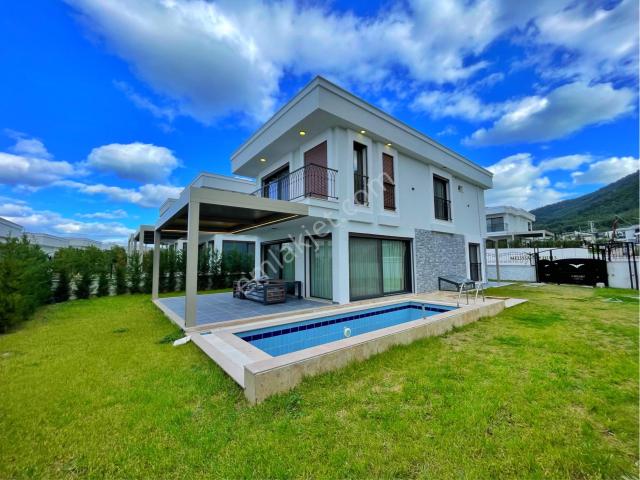 Kuşadası Güzelçamlıda 4+1 Sıfır Özel Havuzlu Lüx Satılık Villa