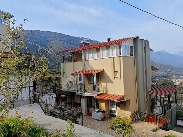 Kuşadası Güzelçamlı'da 181 M2 Satılık 5+2 Tripleks Villa