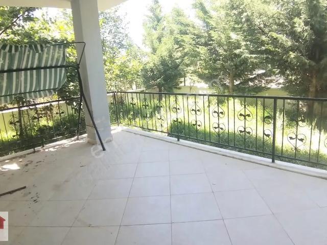 Kuşadası Güzelçamlıda 303 M2.bahçe İçinde Tam Müstakil 5+1 Villa