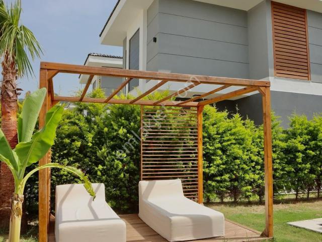 Kuşadası Güzelçamlıda Acil Satılık Sıfır Villa