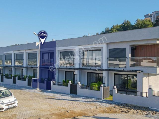 Kuşadası Güzelçamlı'da Deniz Manzaralı Satılık Sıfır Villa