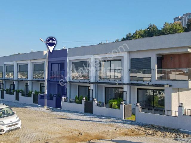 Kuşadası Güzelçamlı'da Deniz Manzaralı Satılık Sıfır Villa