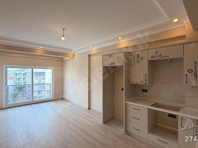 Kuşadası Güzelçamlıda Denize 650m Oturuma Hazır Satılık 2+1 Daire