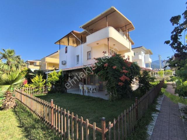 Kuşadası Güzelçamlı'da Denize 700 Metre 3+1 Villa