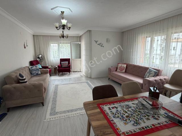 Kuşadası Güzelçamlıda Eşyalı Satılık 3+1 Masrafsız Daire