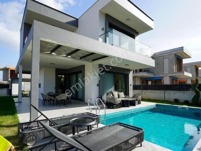 Kuşadası Güzelçamlı'da Müstakil Özel Havuzlu Sıfır 3+1 Villa