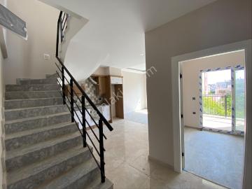 Kuşadası Güzelçamlı'da Satılık Sıfır Yapım Dubleks Daire