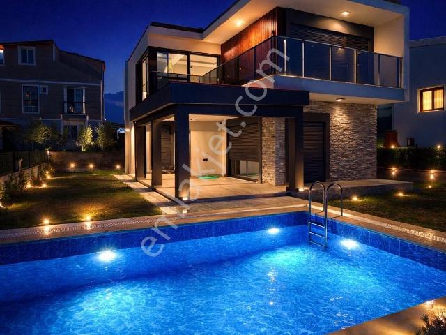 Kuşadası Güzelçamlıda Satılık 4+1 Özel Havuzlu 4+1 Villa
