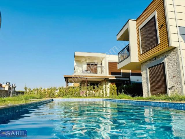 Kuşadası Güzelçamlı Doğa Manzaralı Satılık 3+1 Müstakil Villa
