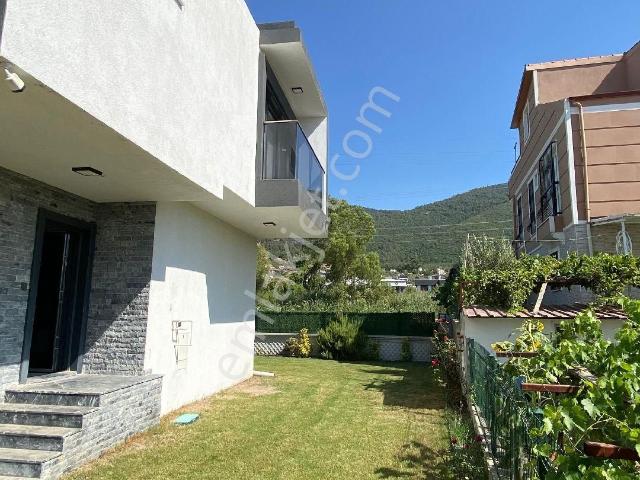 Kuşadası Guzelcamlıda Tek Müstakil Özel Havuzlu 4+1 Villa