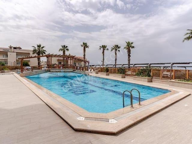 Kuşadası Geniş Ferah Kendine Ait 500 M2 Bahçesi Olan Özel Daire