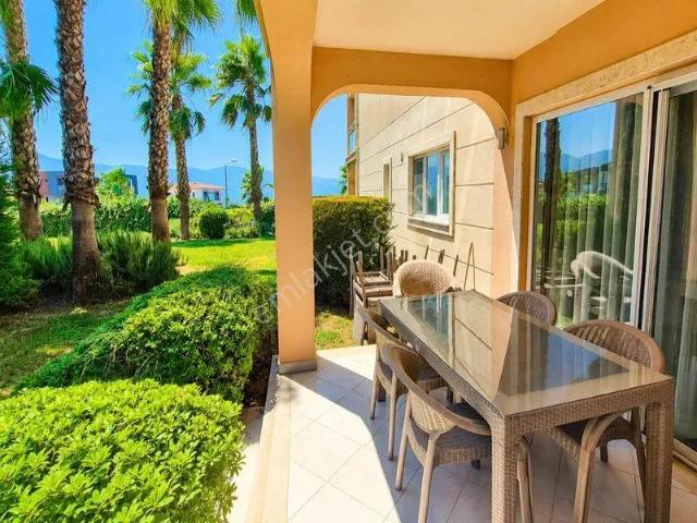 Kuşadası Golf Park’ Ta, Bahçe Kullanımlı, Havuza 50 Adım, Güney Cephe, Tam Eşyalı 1+1 Bahçe Katı