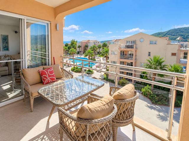 Kuşadası Golf Resortta Satılık Deniz Manzaralı 2+1