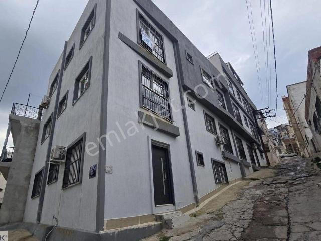 Kuşadası Hacıfeyzullah Mahallesinde Satılık 1+1 Daire