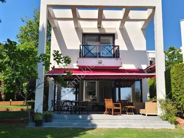 Kuşadası,hasan Vardar Vıllaları'nda,lüks,deniz Manzaralı Villa