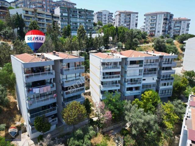 Kuşadası İkiçeşmelik’te Deniz Manzaralı 2+1 Kat Mülkiyetli Balkonlu Krediye Uygun Satılık Daire