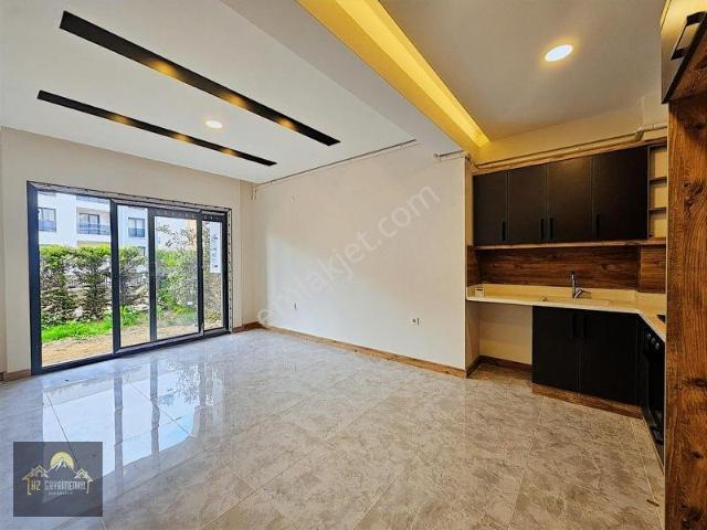 Kuşadası İkiçeşmelik'te Doğalgazlı, Bahçeli Kiralık 1+1 Daire