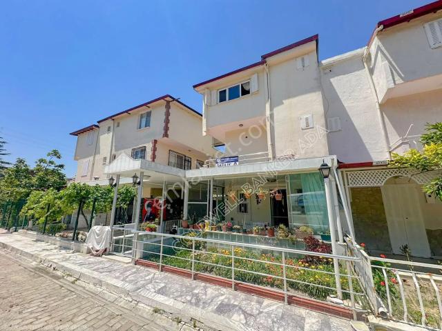 Kuşadası Kadıkalesi Denize Yürüme Mesafesinde Bakımlı Satılık 4+1 Geniş Teraslı Villa