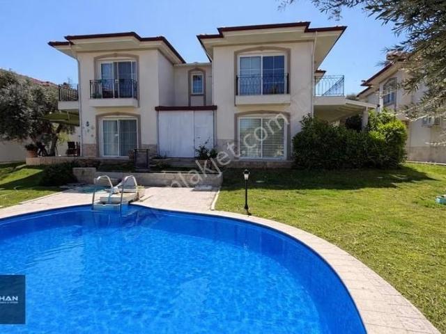 Kuşadası Kadınalar Denizinde Satılık Vila