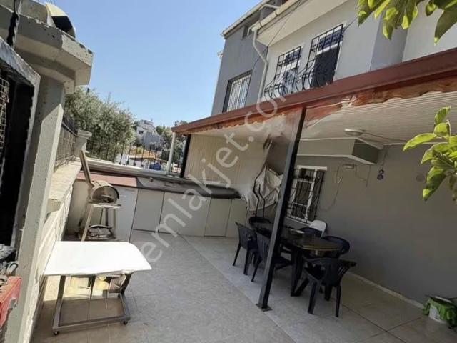 Kuşadası Kadınlar Denizi Mahallesi Satılık Lüks, Eşyalı Villa 9.500.000