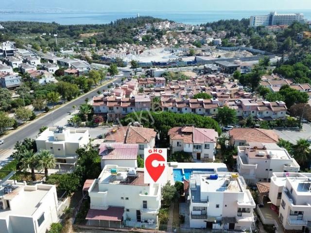 Kuşadası Kadınlar Denizi Mevki Havuzlu Sitede Satılık Villa