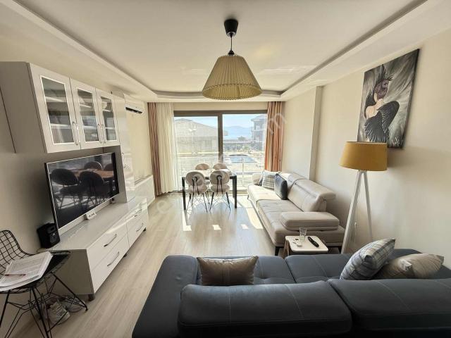 Kuşadası Kadınlar Denizi Mh.deniz Manzaralı Satılık 1+1
