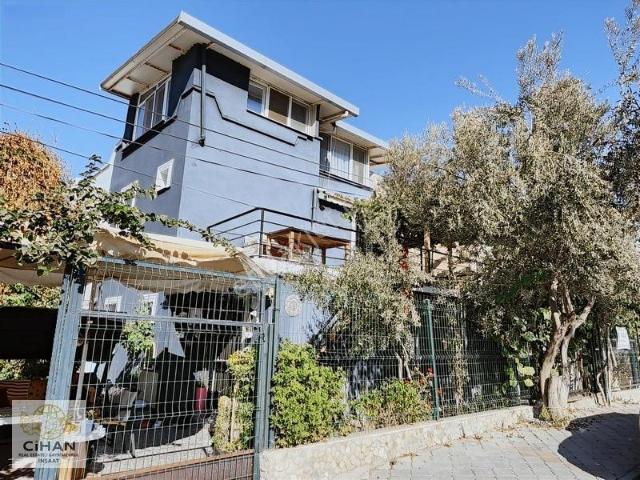 Kuşadası Kadınlar Denizi Mh. Kadınlar Denizine 300m 3+1 Villa