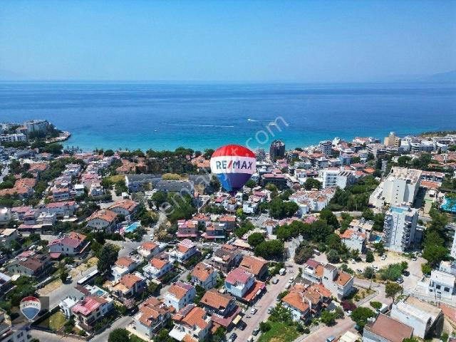 Kuşadası Kadınlar Denizi’nde Denize Birkaç Adım Mesafede,her Odası Özel Banyo/wc Li,yenilenmiş Villa
