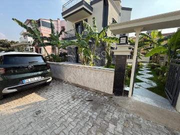 Kuşadası Kadınlar Denizi Plaja Yakın 4+1 Sıfır