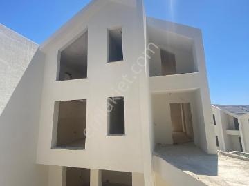 Kuşadası Kadınlar Denizi'nde 4+1 Bahçe Dubleks Daire