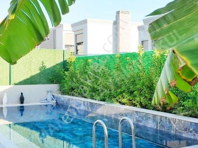 Kuşadası Kadınlar Denizinde 4+1 Muhteşem Özel Havuz Lüks Villa
