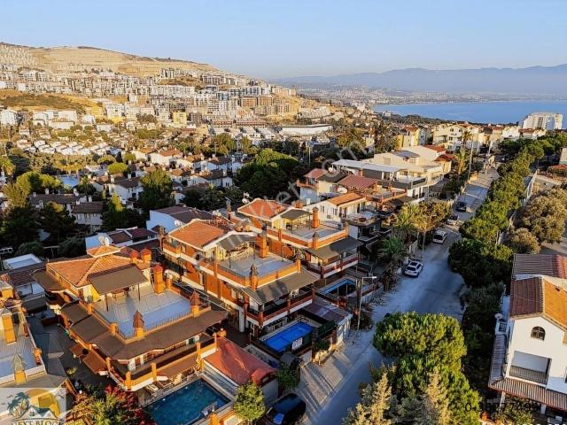 Kuşadası Kadınlar Denizinde 5 Oda 2 Salon Dev Villa
