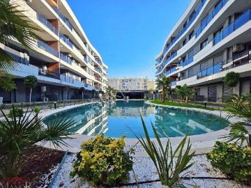 Kuşadası Kadınlar Denizinde 1+1 May Suit Sitesi Harika Donanımlı Denize Yakın Satılık Daire