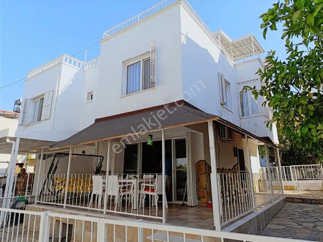 Kuşadası Kadınlar Denizinde Yıllık Eşyalı Kiralık Villa