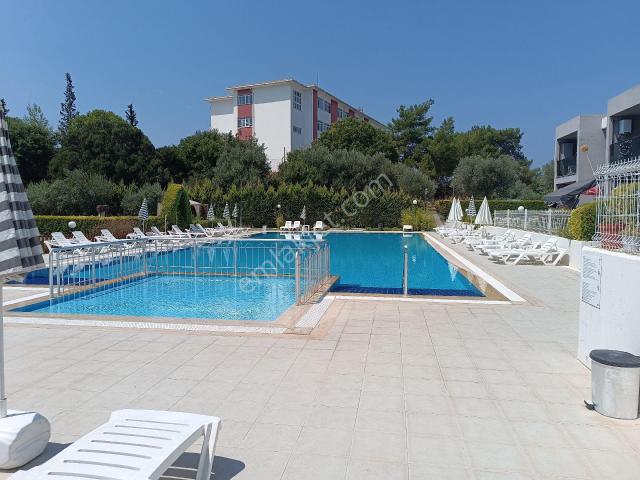 Kuşadası Kadınlar Denizinde Butik Sitedekiraliık 2+1 Bahçeli Daire