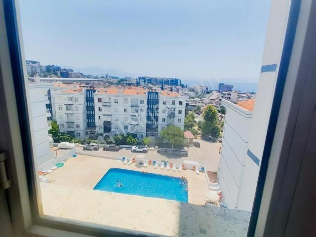Kuşadası Kadınlar Denizinde Kiralık Deniz Manzaralı 2+1 Daire!