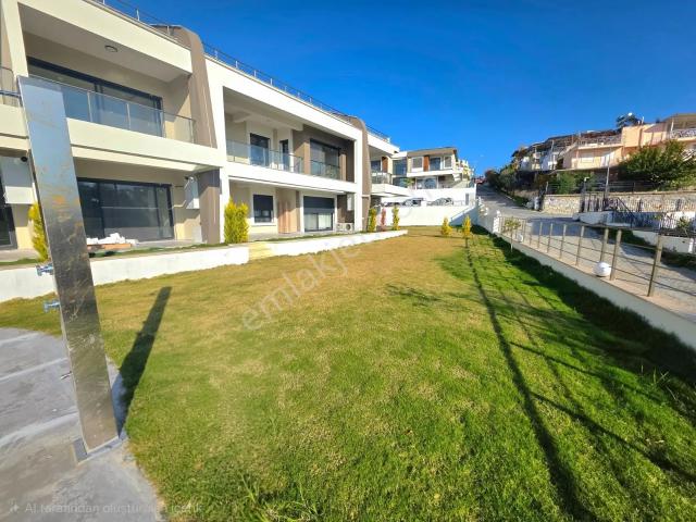 Kuşadası Kadınlar Denizinde Manzaralı 3+1 Daire