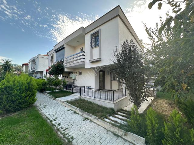 Kuşadası Kadınlar Denizinde Masrafsız 3+1 Harika Villa