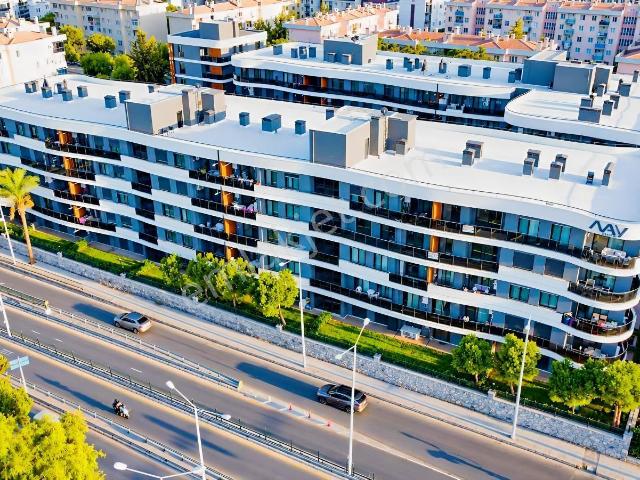 Kuşadası Kadınlar Denizinde Sıfır 2+1 Bahçe Katı Satılık Daire