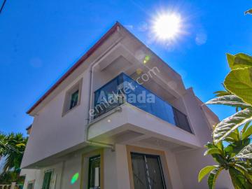 Kuşadası Kadınlar Denizinde Sıfır 2+1 Bahçeli Yazlık