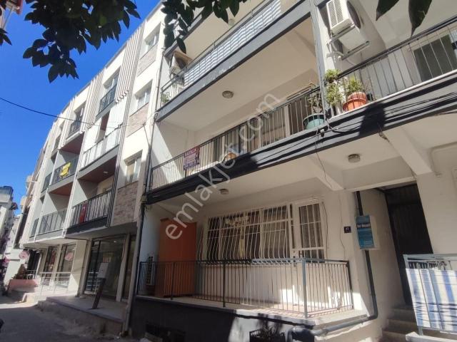 Kuşadası Kadınlar Denizinde Sahile 100 M 3+1 Satılık Daire