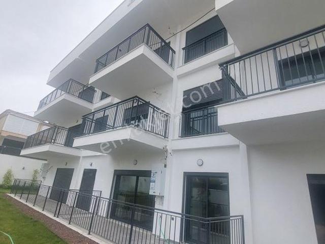 Kuşadası Kadınlardenizinde Denize 50 Mt Satılık 1+1 70 M2 Daire